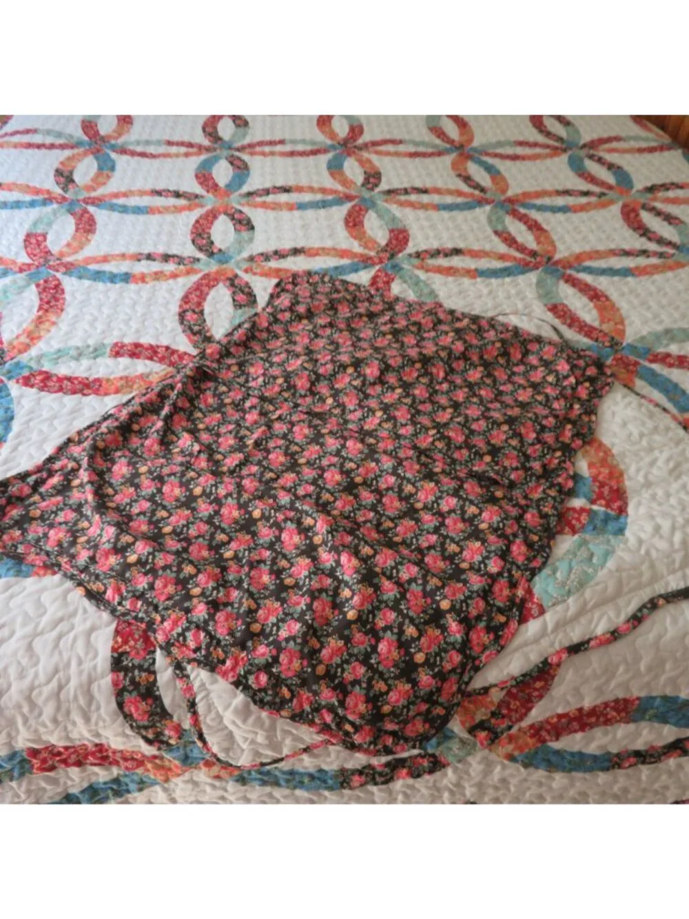 Vintage Reversible Queen Quilt Set Double Wedding Ring Floral White Patchwork
